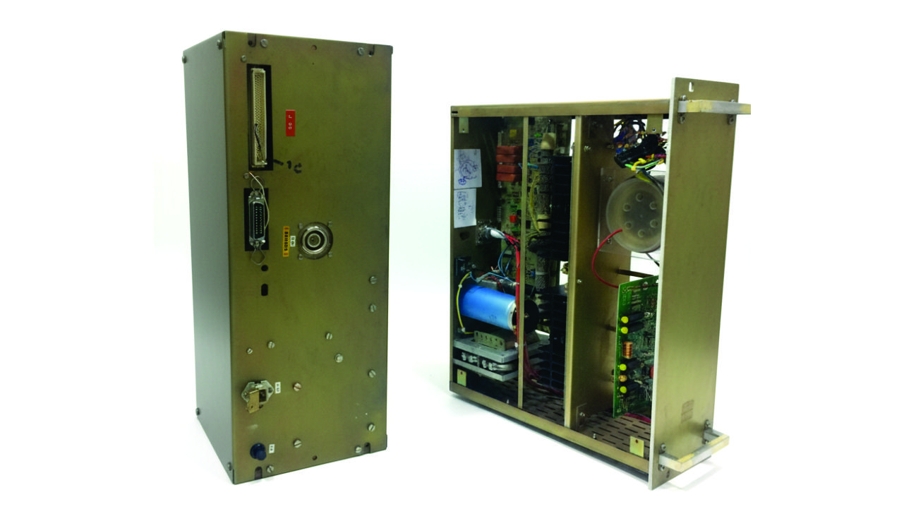 منبع تغذیه ولتاژ بالا